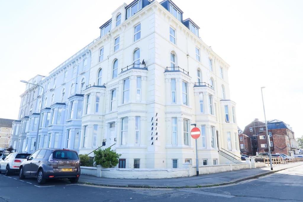 Farina No6, Sea View Apartment Sleeping 4 Guests Bridlington Eksteriør billede